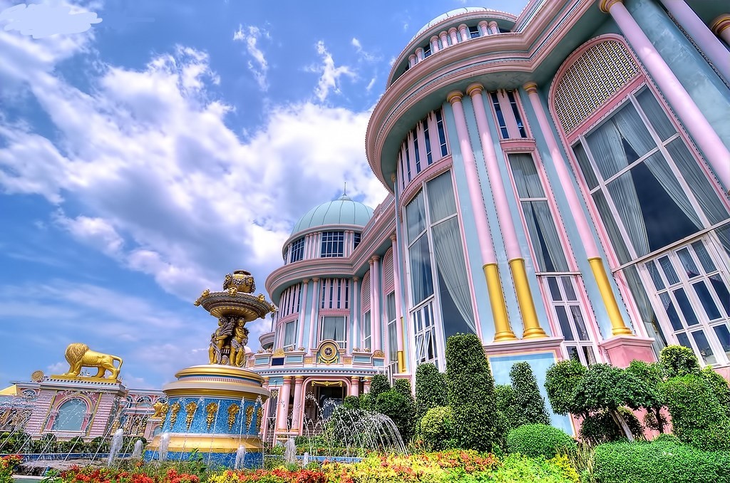Ghé thăm tòa lâu đài tỷ phú - Baan Sukhawadee lộng lẫy giữa thành phố biển Pattaya