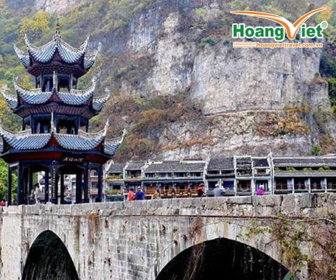 KHÁM PHÁ QUÝ CHÂU – THIÊN HỘ MIÊU TRẠI QUÝ DƯƠNG – BÁCH LÝ ĐỖ QUYÊN – TRẤN VIỄN CỔ THÀNH – HẠ TI CỔ TRẤN – THIÊN HỘ MIÊU TRẠI BAY COLORFUL GUIZHOU AIRLINES 