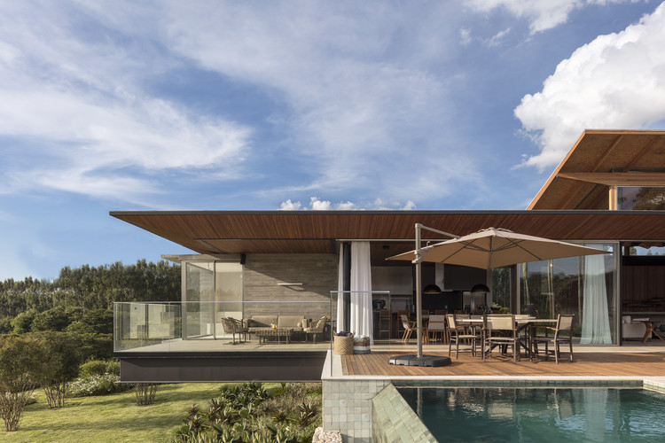 Lake House / Felipe Caboclo Arquitetura