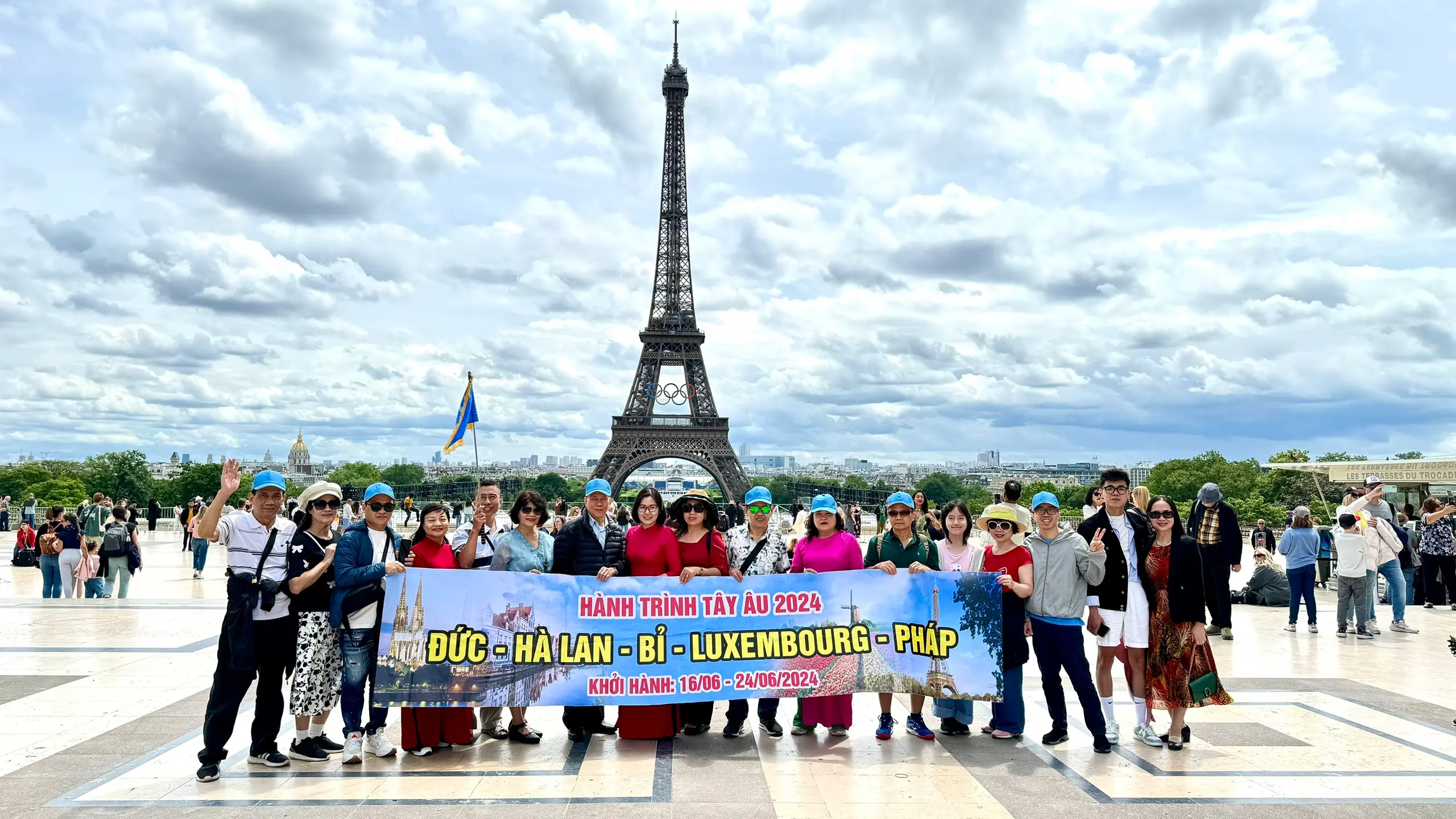 ảnh đoàn châu Âu 5 nước - hoangviettravel