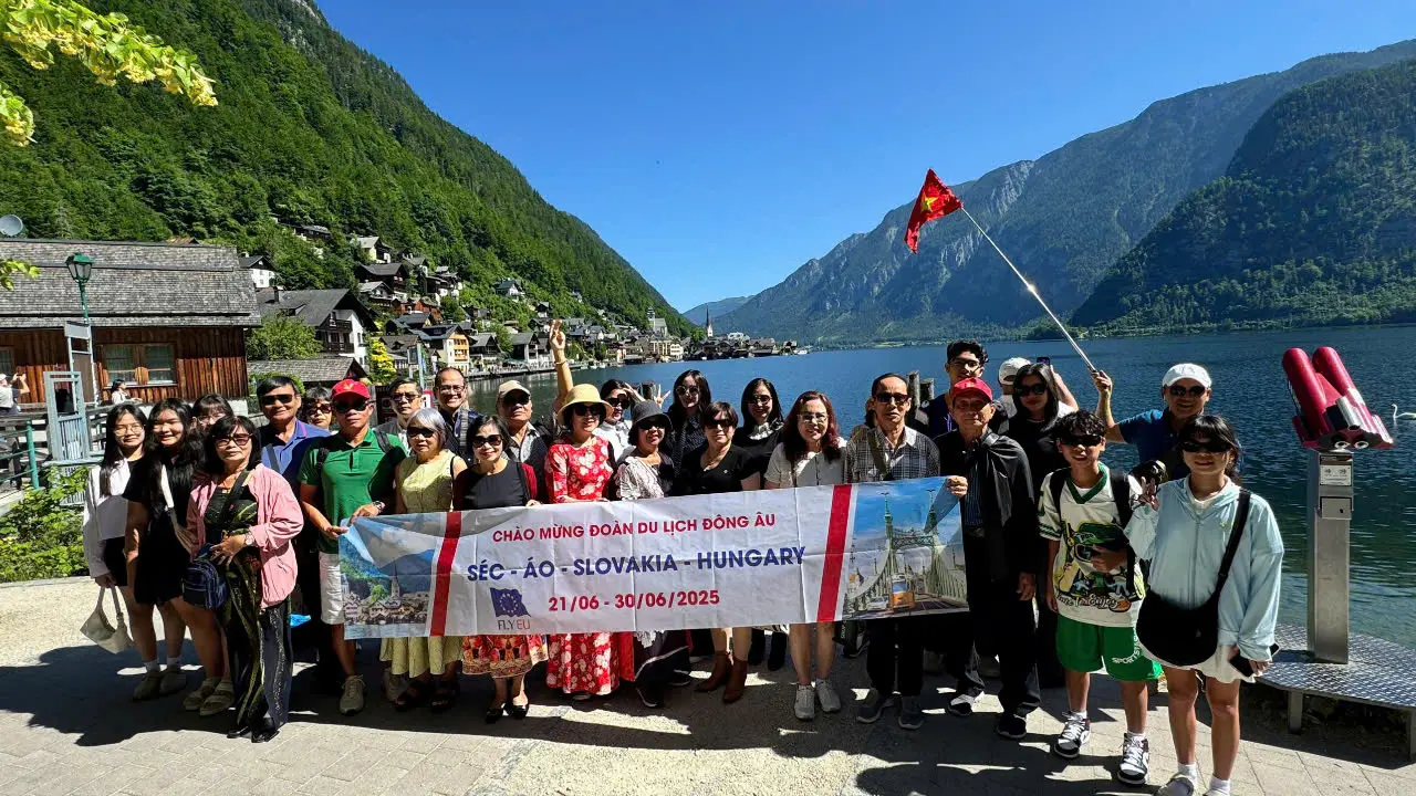 Ảnh đoàn đi tour Đông Âu Tháng 6/2025 - hoangviettravel