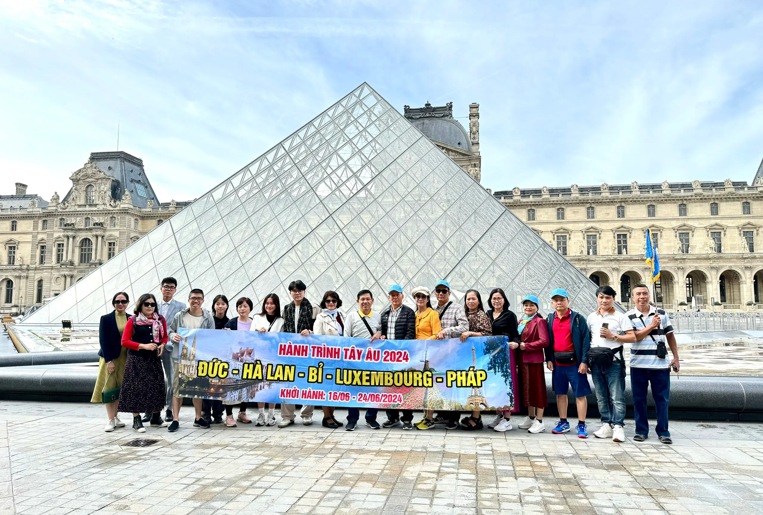 Ảnh đoàn du lịch Tây Âu - hoangviettravel