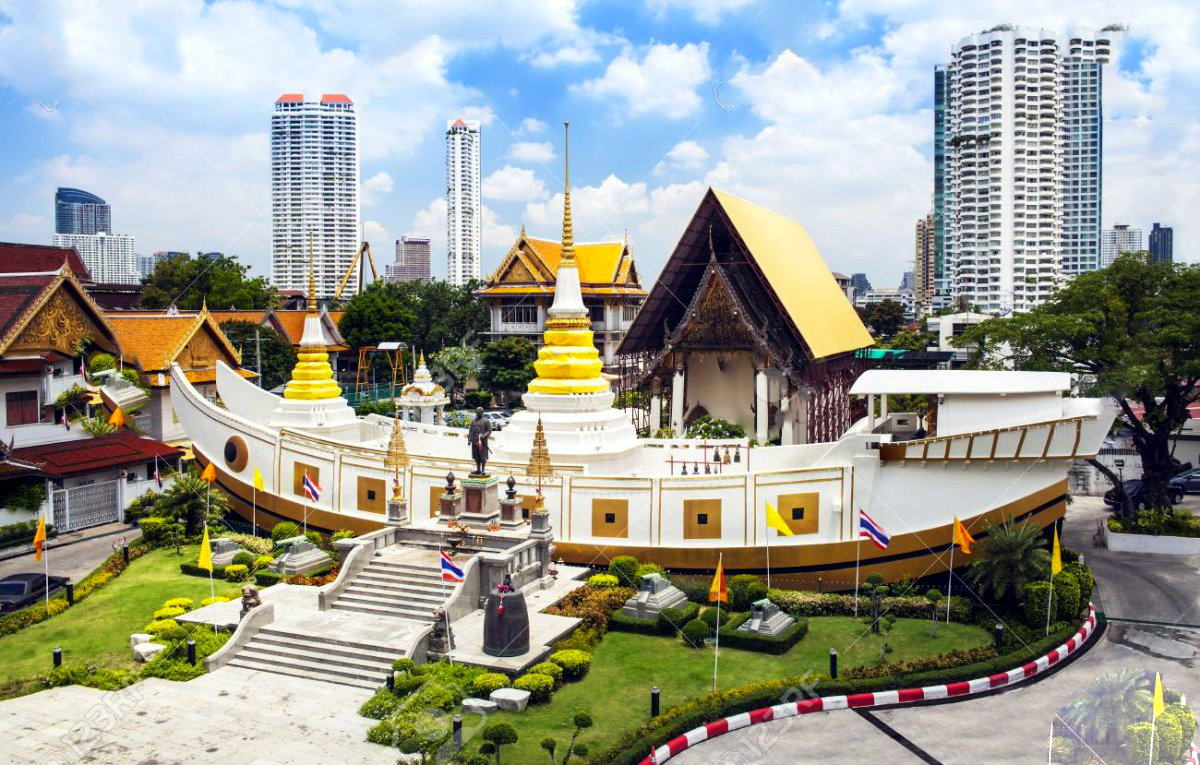 SỰ LINH THIÊNG CỦA NGÔI CHÙA WAT YANAWA (CHÙA THUYỀN)