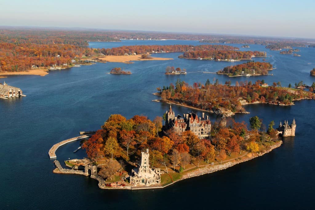 Xứ Ngàn Đảo Thousand Islands - Nơi Có Đảo Chỉ Vừa Một Người Đứng