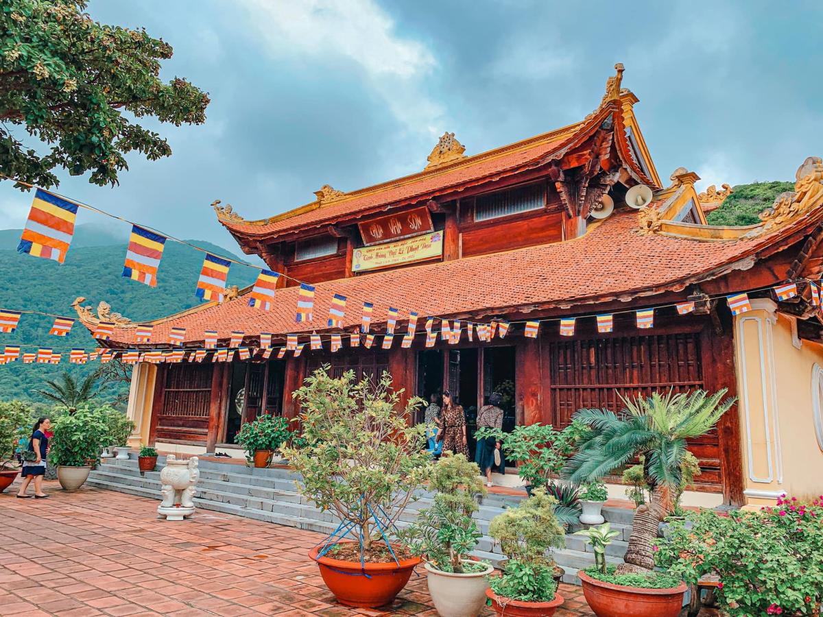 Chùa Vân Sơn ( Chùa Núi Một )