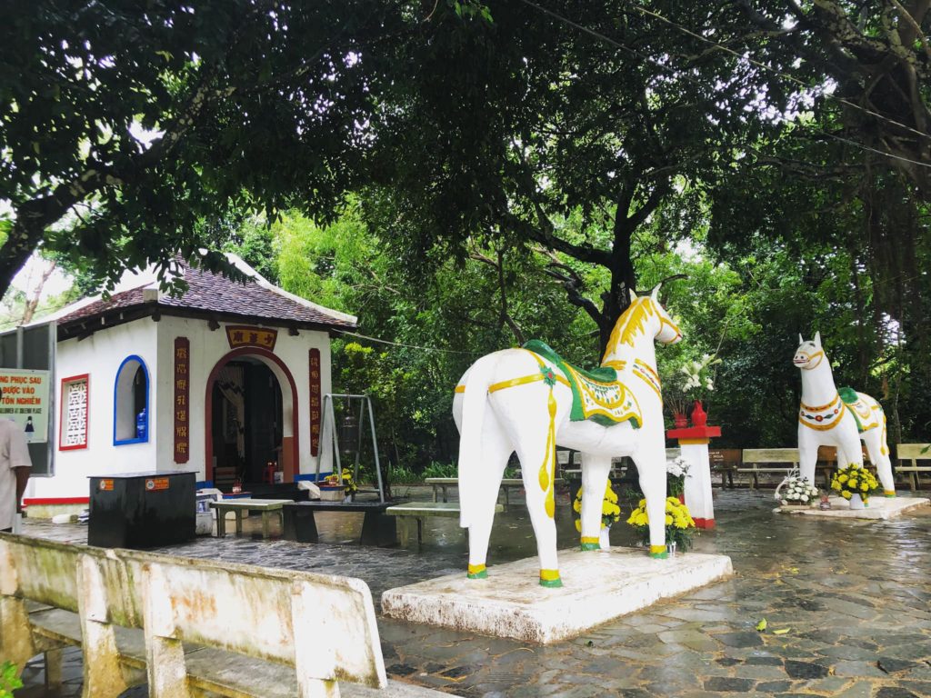 Miếu Cậu Hoàng Tử Cải 