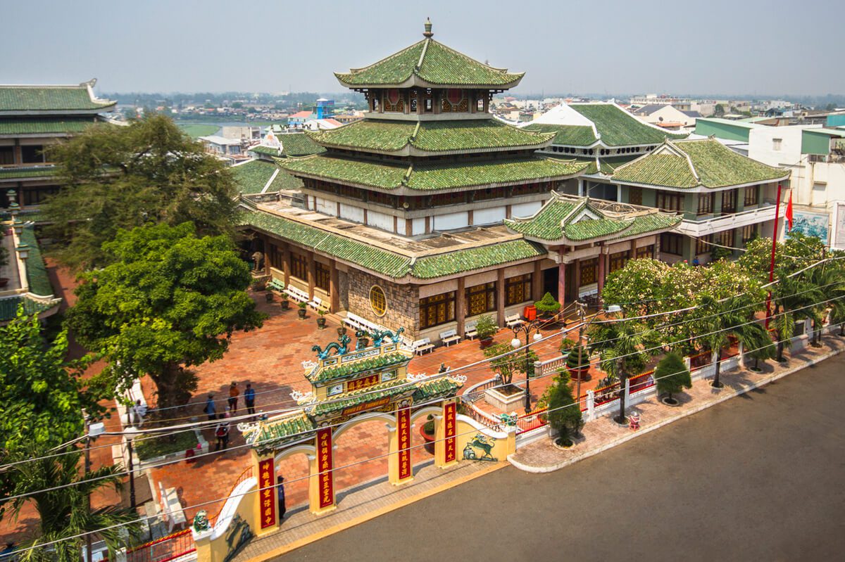 Miếu Bà Chúa Xứ Núi Sam - Điểm du lịch tâm lich nổi tiếng của An Giang