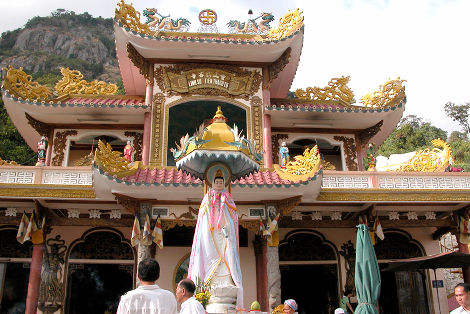 Miếu bà Phi Yến - Lady Phi Yen Temple