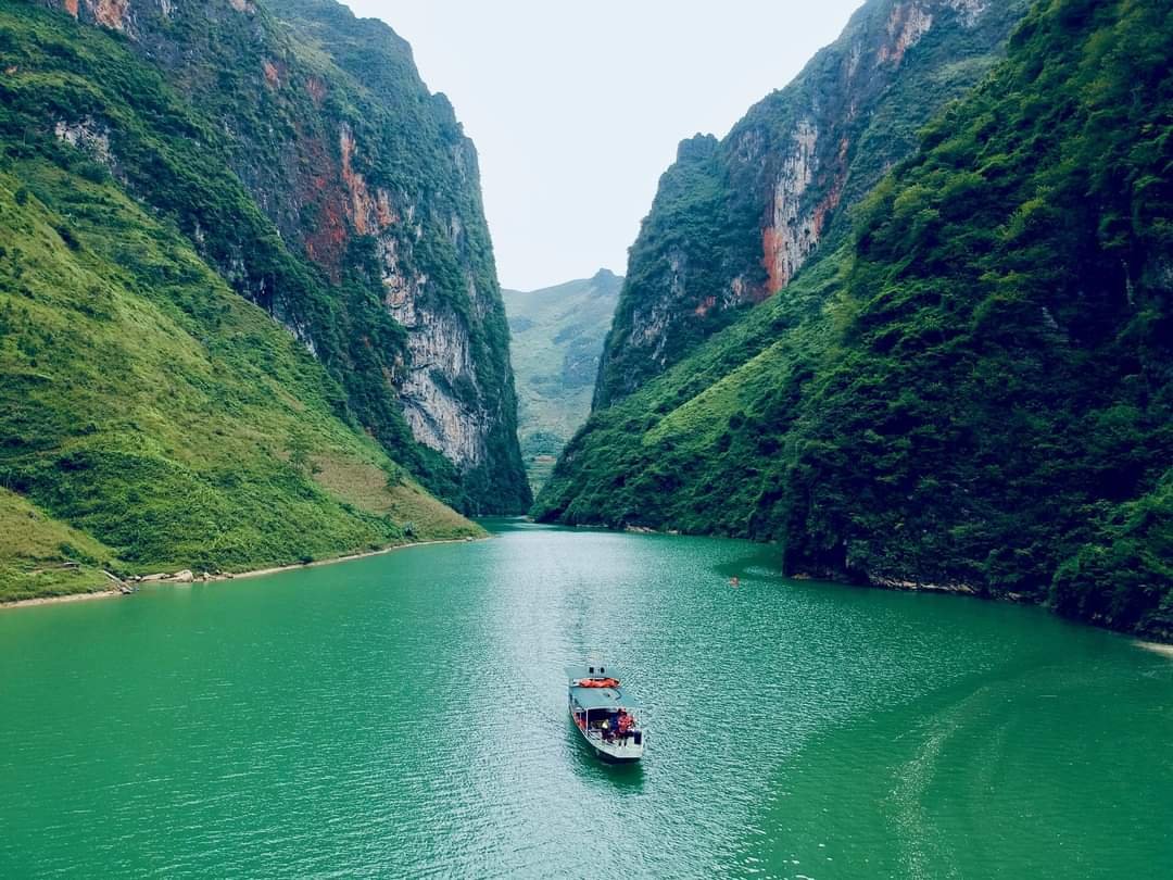 VẺ ĐỆP ẨN MÌNH CỦA SÔNG NHO QUẾ HÀ GIANG