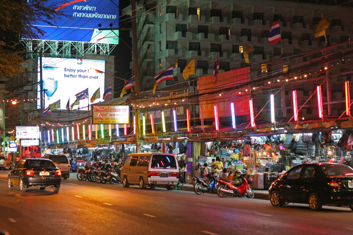 Khám phá 5 chợ đêm Bangkok độc đáo nhất