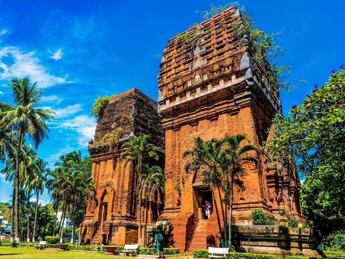 Tháp Đôi Quy Nhơn – khám phá nét văn hóa Chăm Pa độc đáo