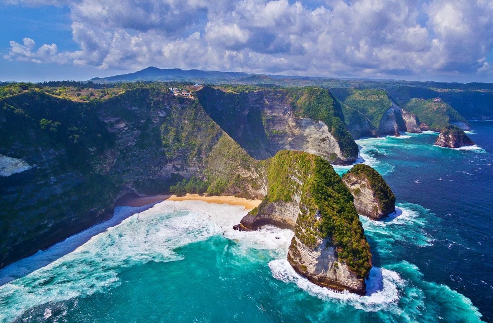 Nusa Penida Island - The Most Exotic of Bali's 3 Nusa Islands