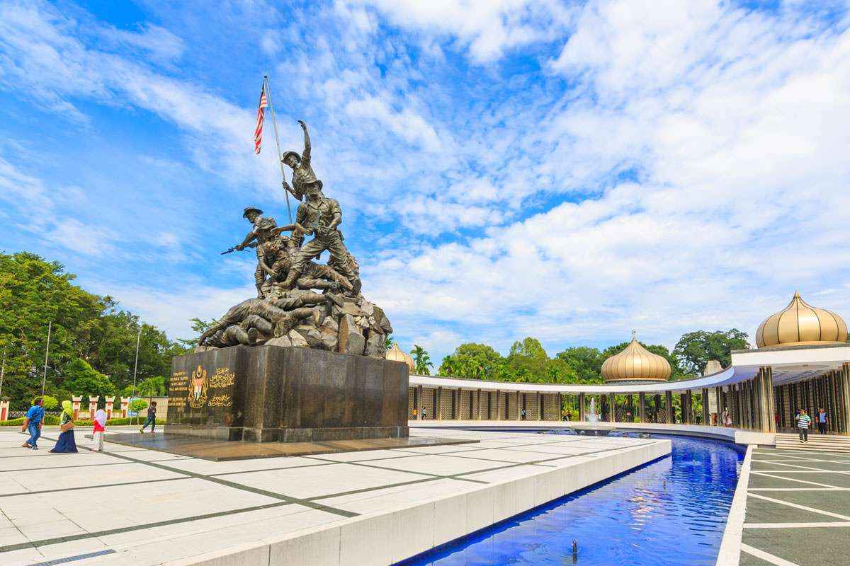Tượng đài chiến thắng quốc gia National Monument- Lịch sử hào hùng của  Malaysia 