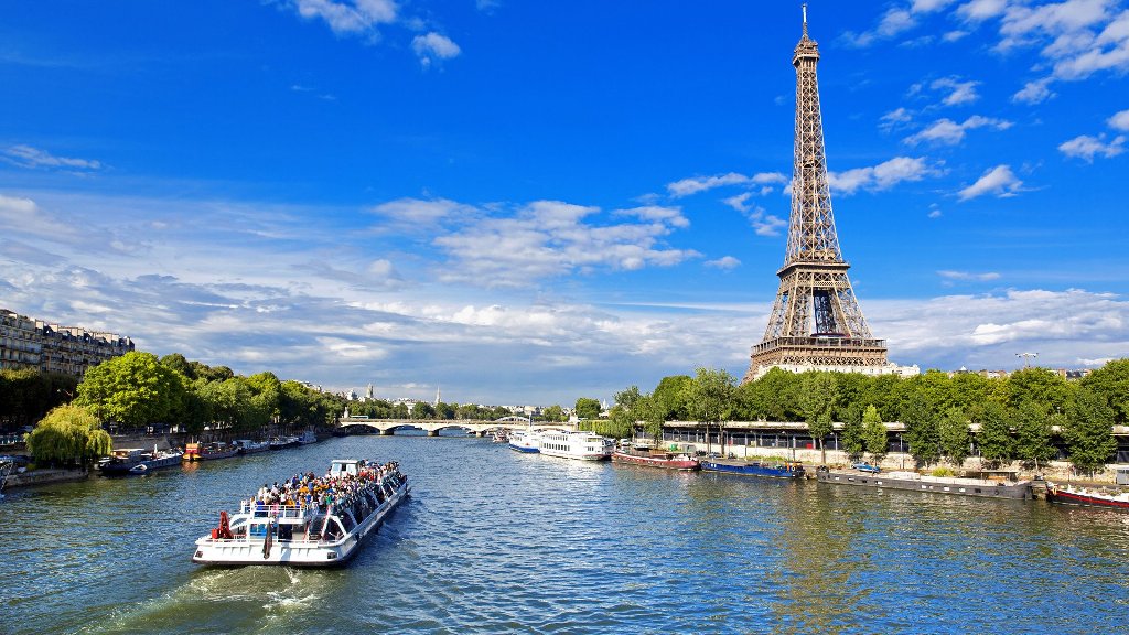 Lãng mạn ngắm Paris trên du thuyền sông Seine