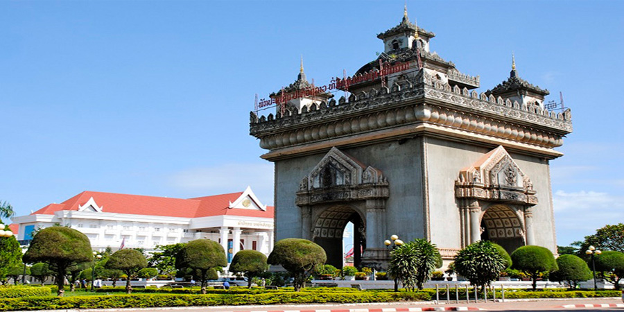 Tượng đài Patuxay – Khải Hoàn Môn | Lào
