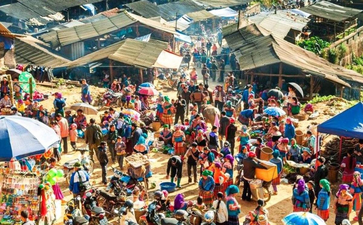 Chợ phiên Đồng Văn - Tâm điểm văn hóa của Hà Giang
