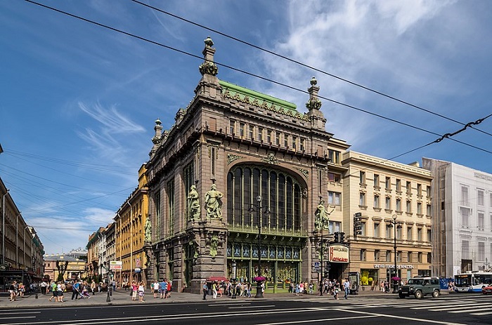 Tham quan đại lộ Nevsky sầm uất nhất nước Nga