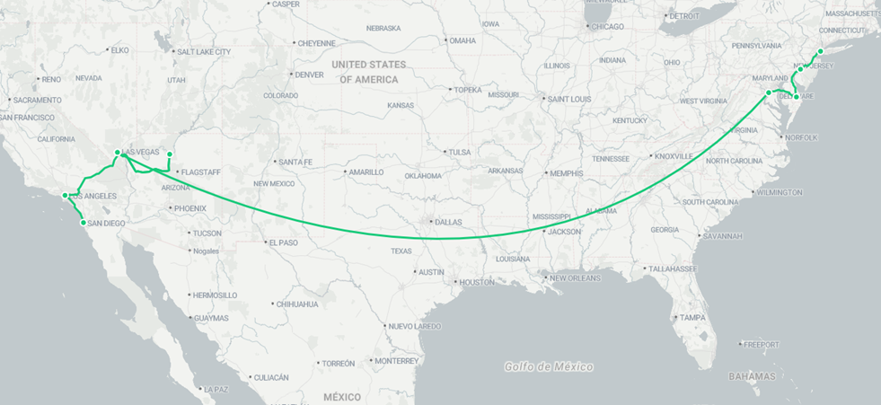 Bản đồ hiển thị một đường màu xanh lá cây uốn cong từ Los Angeles đến New York, đi qua các thành phố lớn trên khắp Hoa Kỳ. Nó gợi ý một tuyến đường xuyên quốc gia.